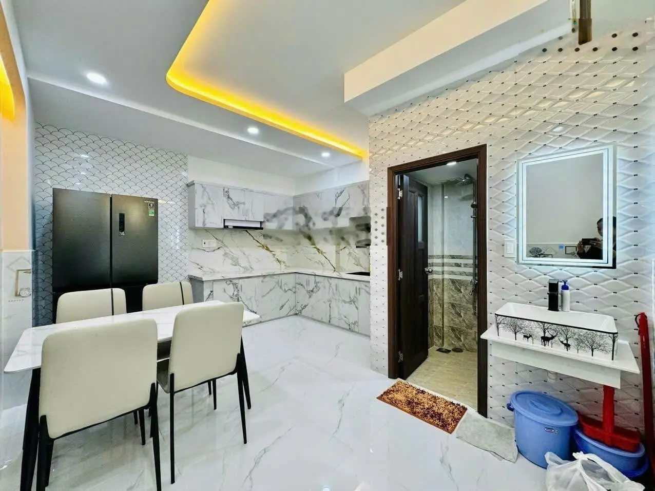 Chính chủ kẹt tiền bán gấp nhà đường Lò Siêu, phường 8, quận 11. Chỉ 2,65tỷ. Hẻm xe hơi. 0765069021