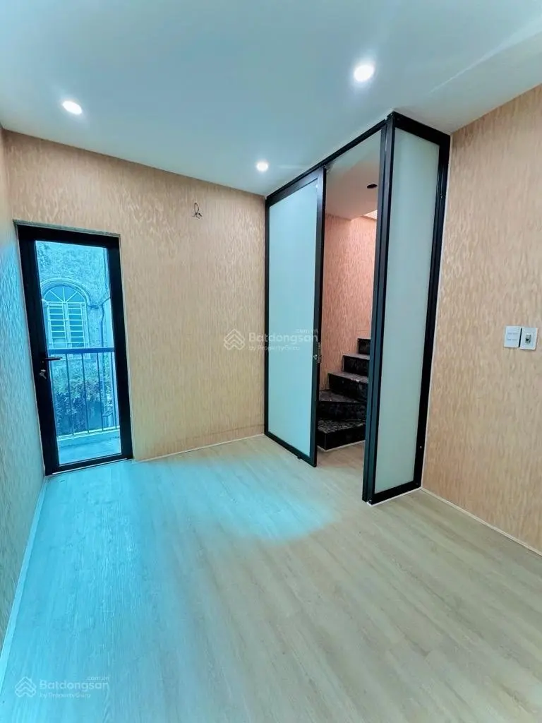 Bán nhà Trần Khát Chân, vị trí đẹp, nhà mới 5 tầng, sổ riêng DT 20m2, hơn 3 tỷ