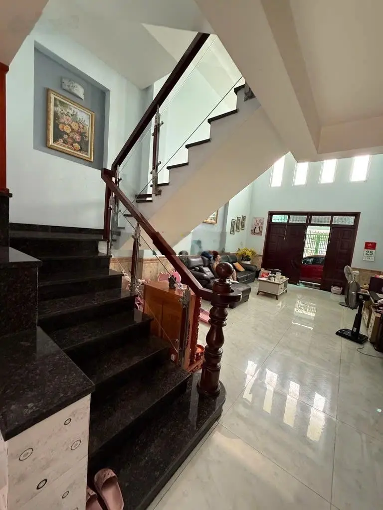 Nhà 4 tầng đường TRƯƠNG THỊ HOA (TTH07), phường TTH, Q12, dt 132m2 (7mx20m). Hẻm Ôtô Giá 10,7Tỷ
