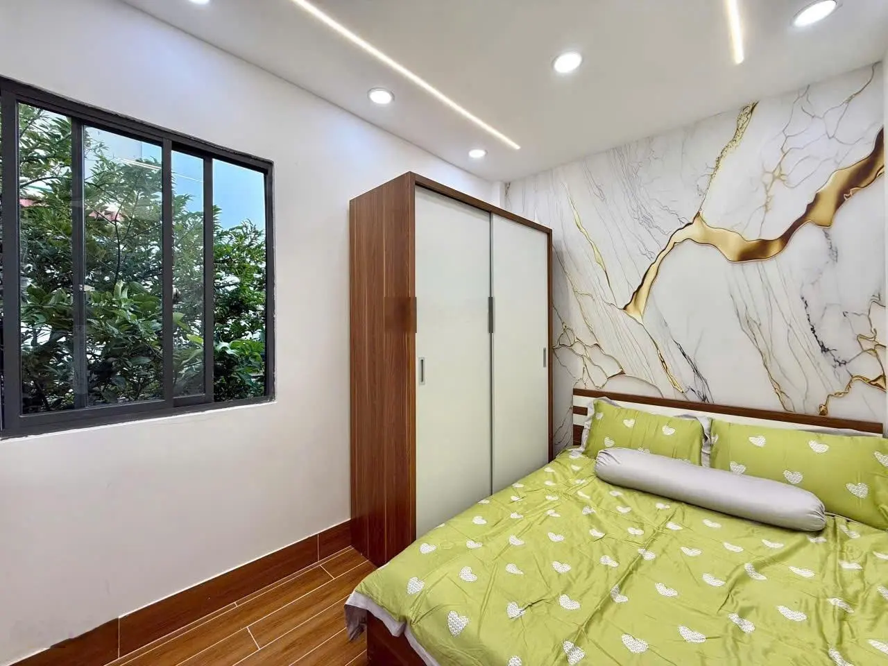 Nhà đẹp hẻm 1/, dưới 3 tỷ, hẻm trước nhà 6m, nhà trống, full nội thất mới đẹp. Liên hệ: 0906 435 ***