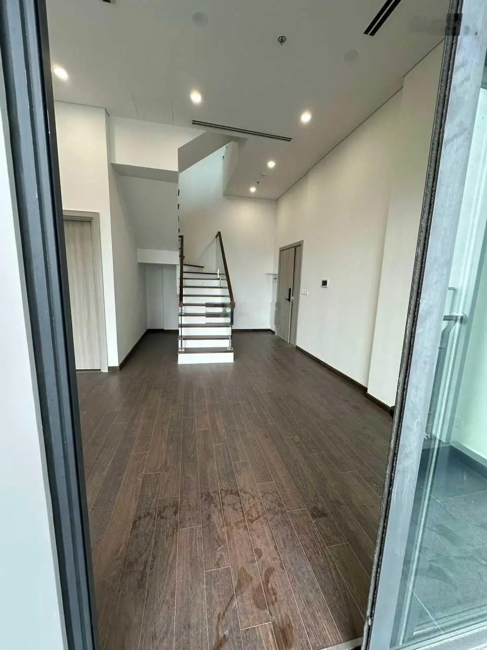 Cần bán căn duplex Masteri West Height - Tây Mỗ, DT 96m2 view cực thoáng, giá rẻ. LH 0968 845 ***
