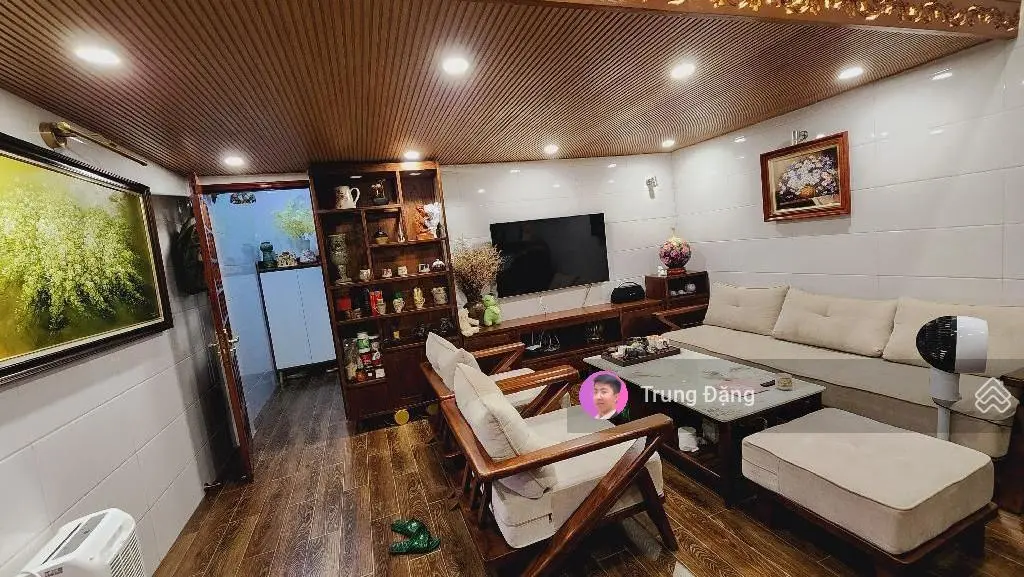 Nhà đẹp hoàng cầu, 5m ra vườn hoa 1.6, khu phân lô ở sướng, ngõ rộng 3m