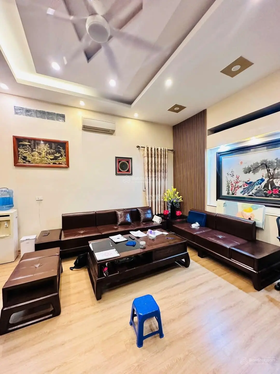 Bán nhà mặt phố đức thắng. 100 m2, 3 tầng, vỉa hè, xe buýt tránh. kinh doanh, giá nhỉnh 18 tỷ