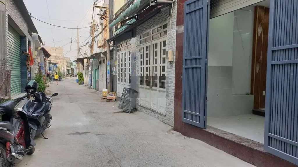 Nhà 1 trệt 1 lầu DT : 4 x 16m gần giáo xứ bùi môn chợ đầu mối hóc môn