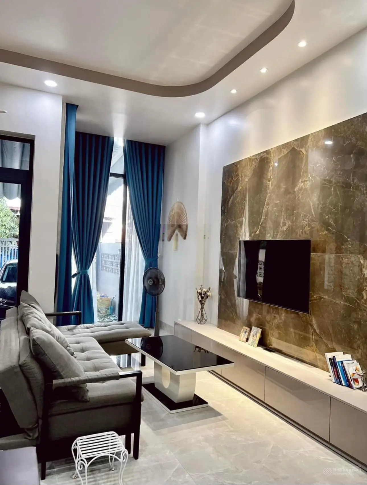 Chính chủ cần bán nhà 3 phòng ngủ, xây dựng kiên cố, thiết kế hiện đại, nội thất cao cấp