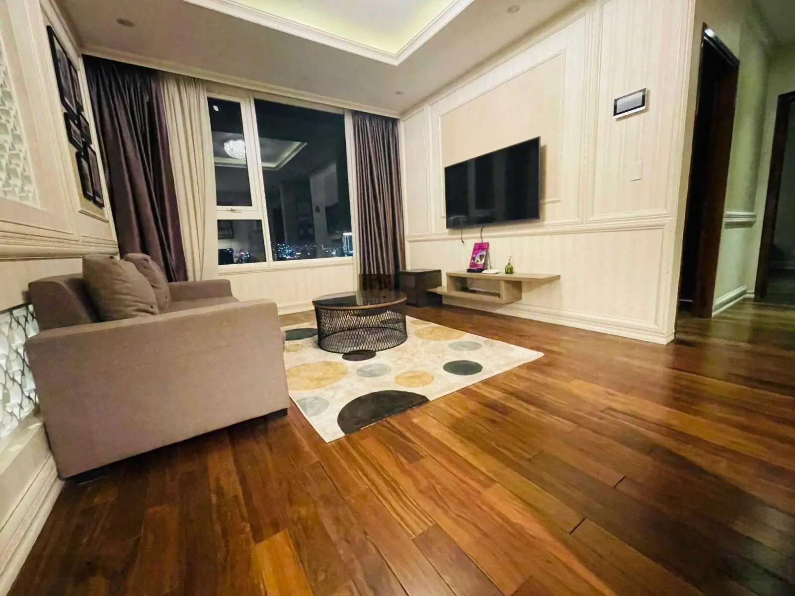 Bán căn hộ Soho Residence, Quận 1, 50m2, 2pn, giá 5,35 tỷ, LH: 0933 722 *** Kiểm