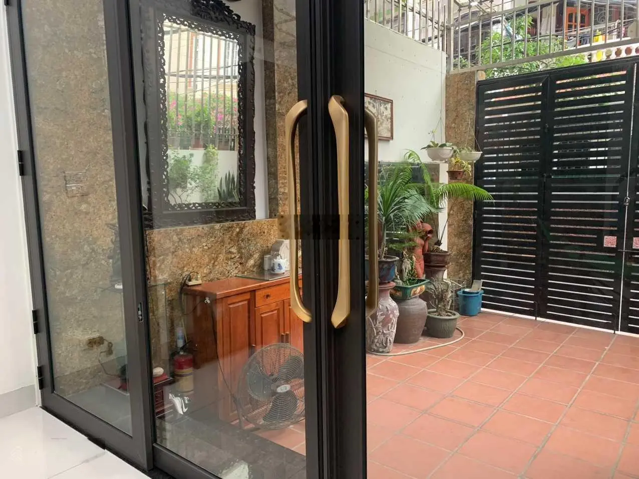 19 tỷ, nhà ô tô quay đầu diện tích 76.5m2, mặt tiền gần 5m, Lạc Long Quân, Tây Hồ, HN LH 0394 434 ***