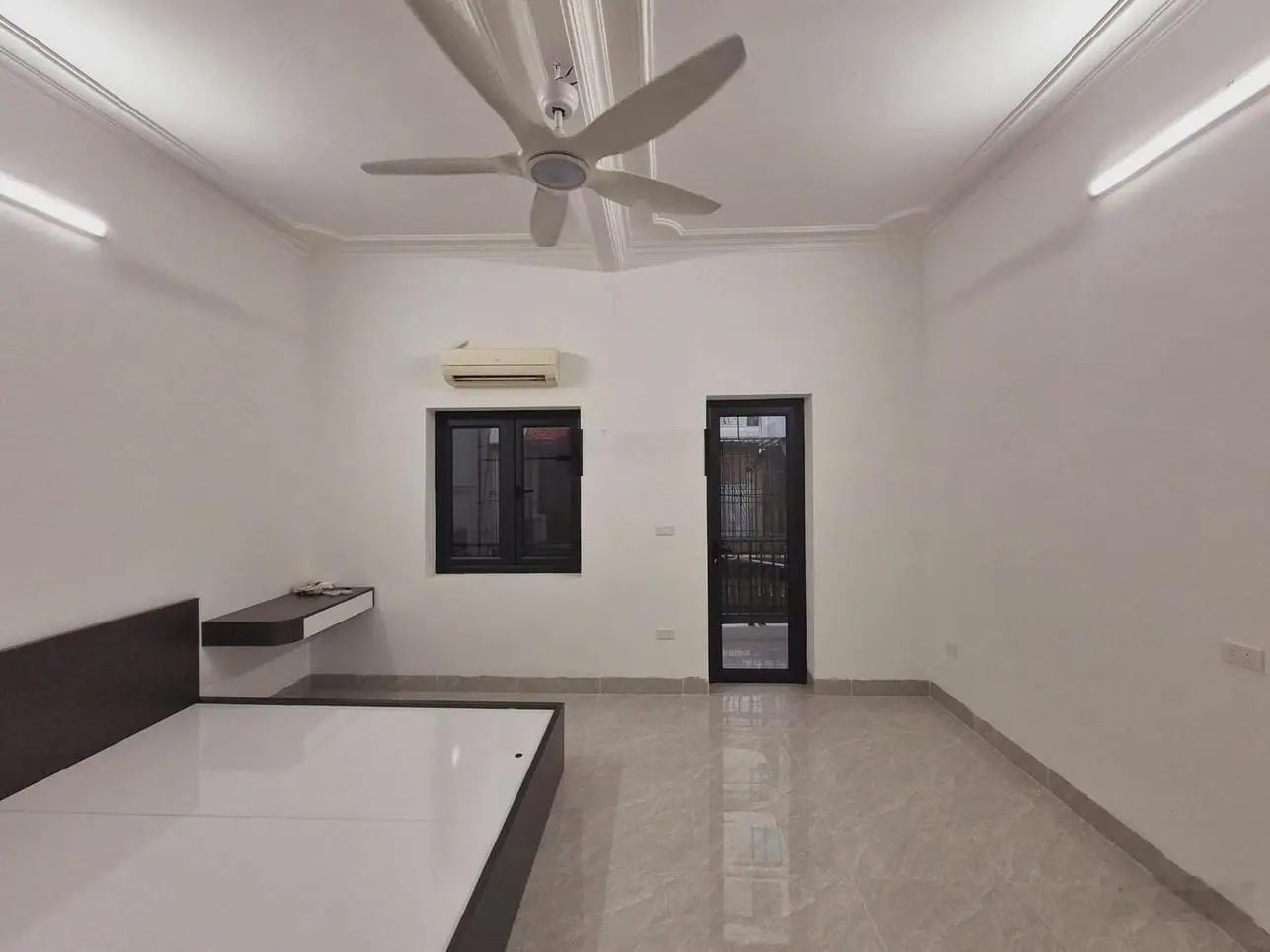 Bán nhà ĐẶNG TIẾN ĐÔNG-ĐỐNG ĐA-HÀ NỘI, DT: 44/60m2 x 4 Tầng-MT: 4,8m/ Giá : 10,9 Tỷ