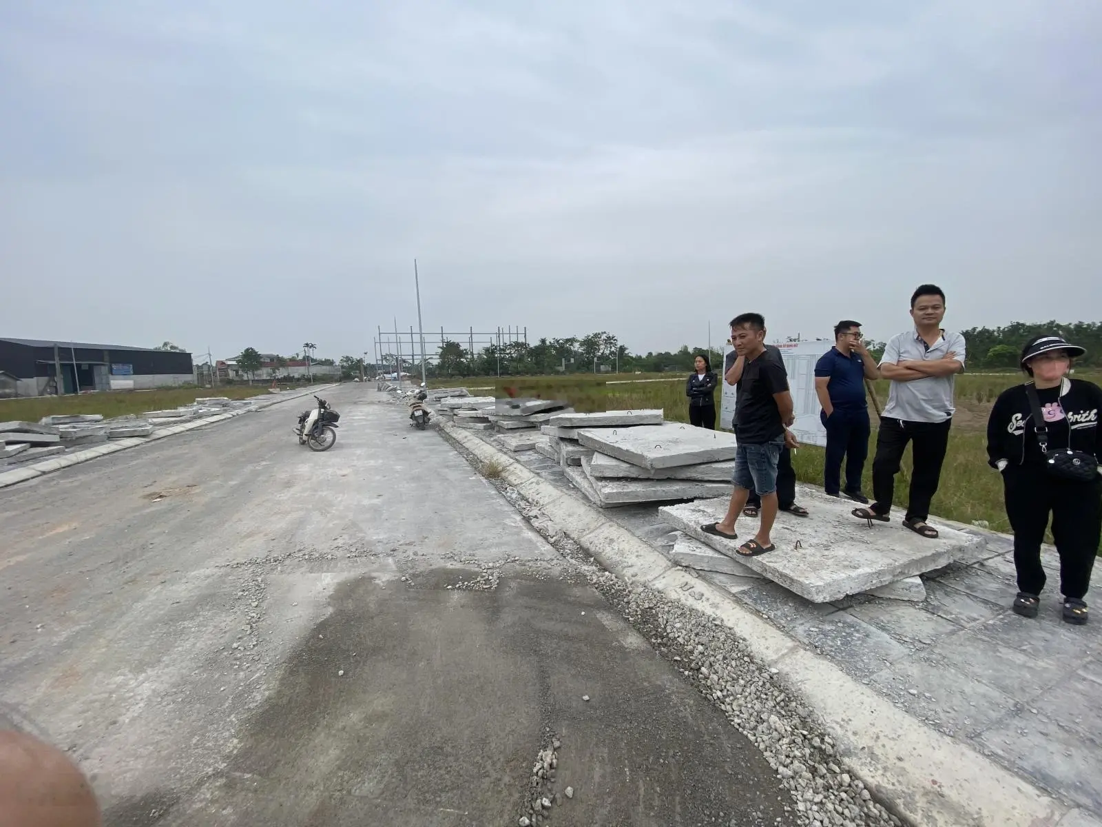 Hot hot bán đất nền 100m2 tại Đồng Tiến, giá siêu hời