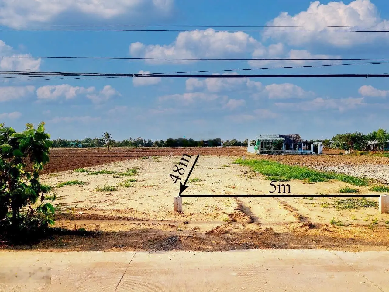 Chính chủ gửi bán 240m2 đất thổ cư, mặt tiền đường xe tải chạy, sổ hồng riêng, giá rẻ