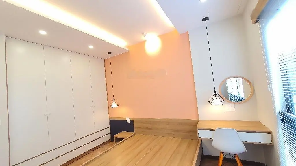 Bán nhà Nguyễn Văn Cừ,phường Gia Thụy,LB. 5 tầng 44m nhà mới,đẹp,30m ra mặt đường NVC, 5,6 tỷ