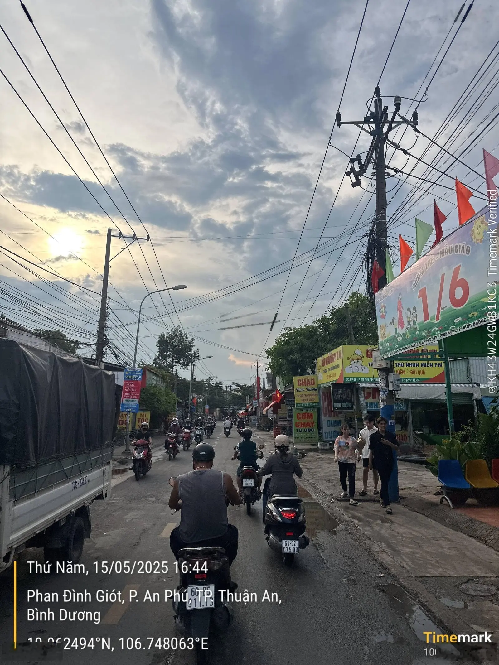 Bán nhà mặt phố view đẹp tại Phan Đình Giót, 5,6 tỷ, 125m2, chính chủ, Bình Dương