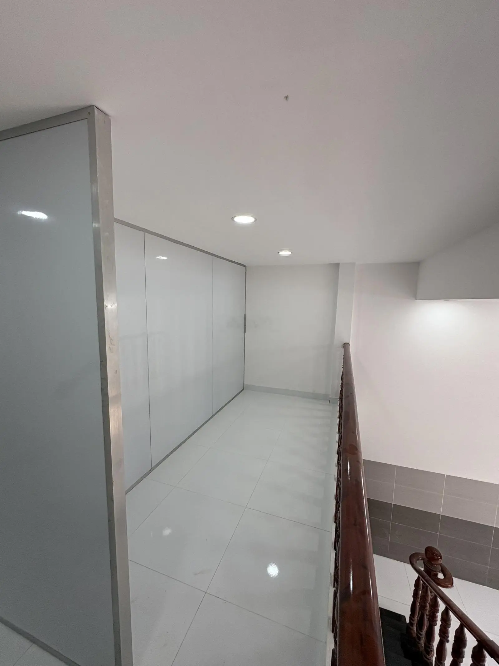 Nhà Trệt Lửng Gần Vincom Dĩ An. Bao Gồm 2 Phòng Ngủ- 2 WC. DT: 56.6M2. Đường 4M. Giá: 2.5 Tỷ TL