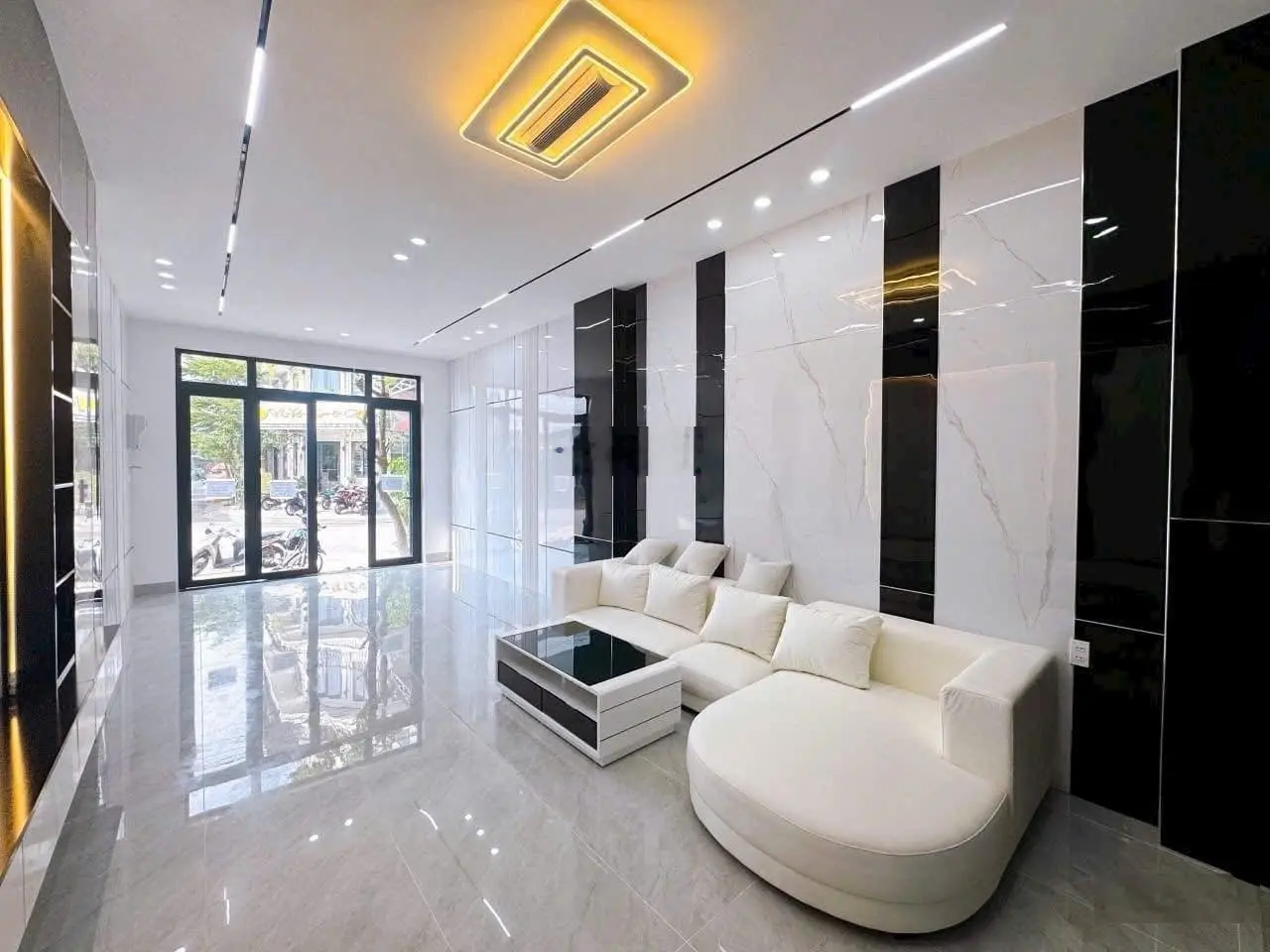 Giá 1TỶ3 Cần Bán Nhanh 60m2, 3PN, 2WC tại Hương lộ 10, Bình Chánh, gần chợ và Trung tâm các BV .