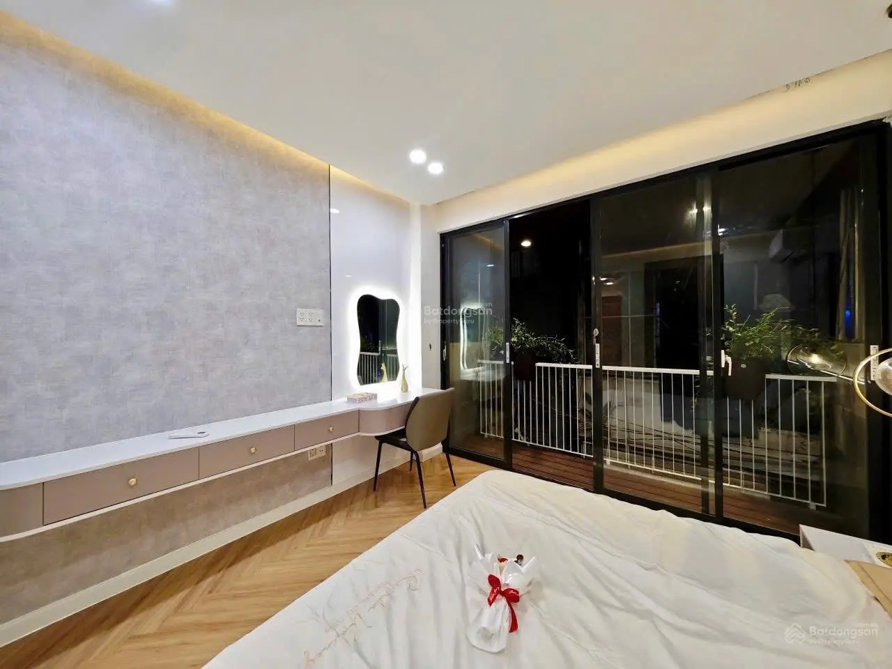 Bán nhà 3 tầng Phan Xích Long, kết cấu đep, hẻm thông giá 6,95 tỷ