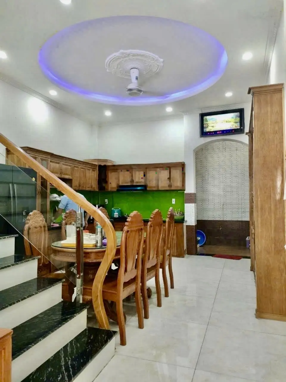 Bán Gấp Nhà KDC Lê Phong 550 2 Lầu 1 Trệt, Gara 7 Chỗ, Đường 8m, View Đẹp Giá Tốt 4.555 Tỷ!