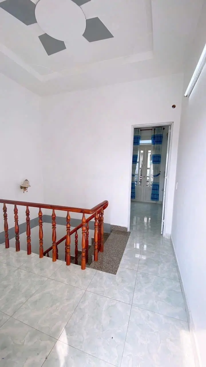 Bán Nhà Đồng sỡ hữu 3.3x8,3 lầu,1tỷ870tr,2/ Lê Thị riêng,q12