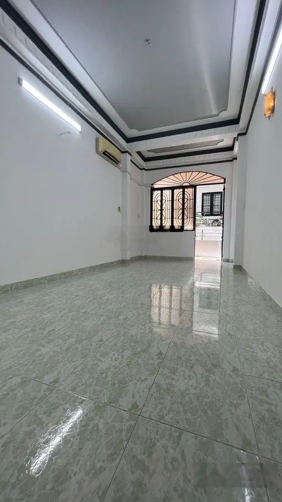 Bán nhà giá tốt, quận 8, Âu Dương Lân, 4 tầng BTCT, ngang 4, 4PN mới đẹp, HXH, pháp lý chuẩn, không