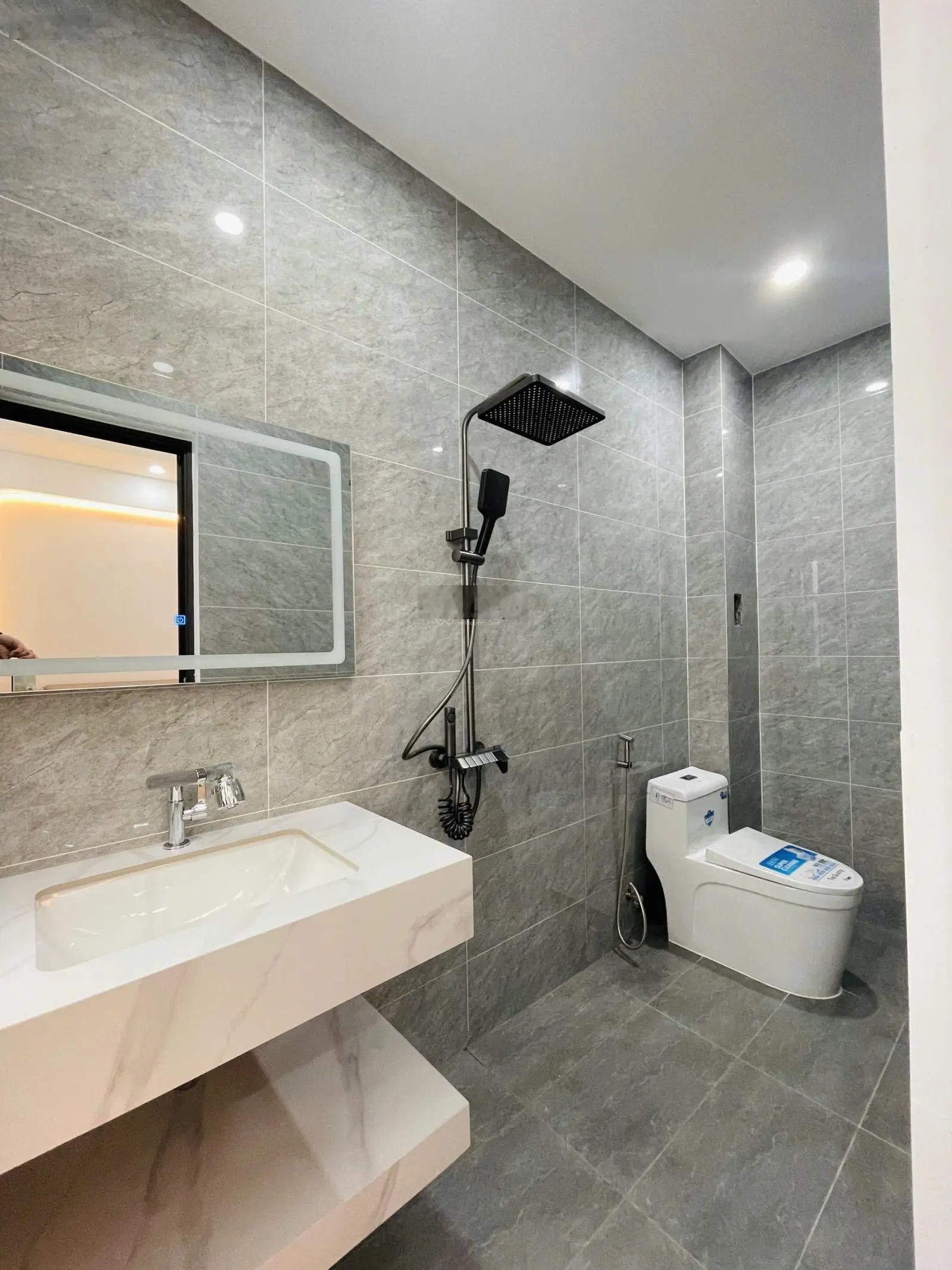 3 tỷ 8 bán nhà 1 trệt 2 lầu gần trường cấp 3 Lý Thái Tổ 300m, P. An Phú, TP. Thuận An