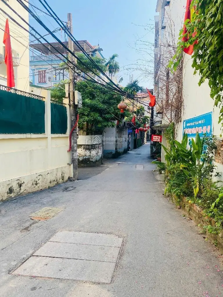 Bán đất mặt ngõ 406 Âu Cơ, 36m2, mặt tiền 3,5m, vuông vắn, ngõ thông ô tô dừng đỗ, nhỉnh 6 tỷ.