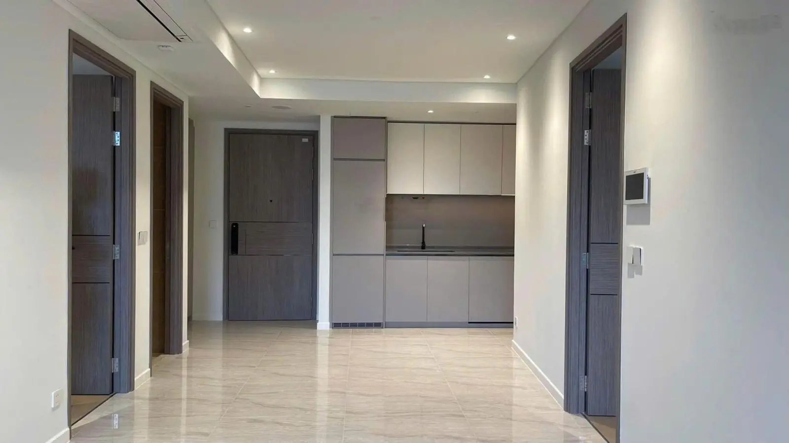 12tỷ5 Căn 2PN diện tích 81m2 sử dụng thang máy riêng siêu Vip. Liên hệ O938.823.236 Anna