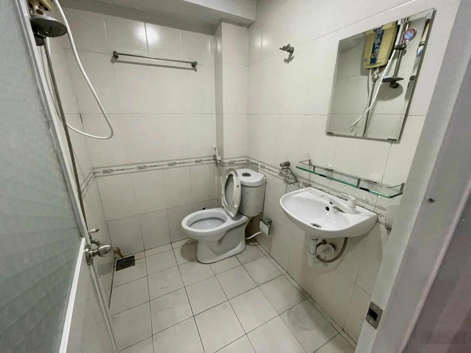 Bán nhà riêng 2 Tầng gần chợ Ông Địa -Lạc Long Quân P8 -Tân Bình . DT 4X7m ( 28m2 ) Giá 3,5 Tỷ