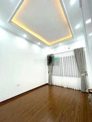 Thiện chí bán nhà ngõ Hồng Hà, giá 13.5 tỷ, 40m2x3T, KD