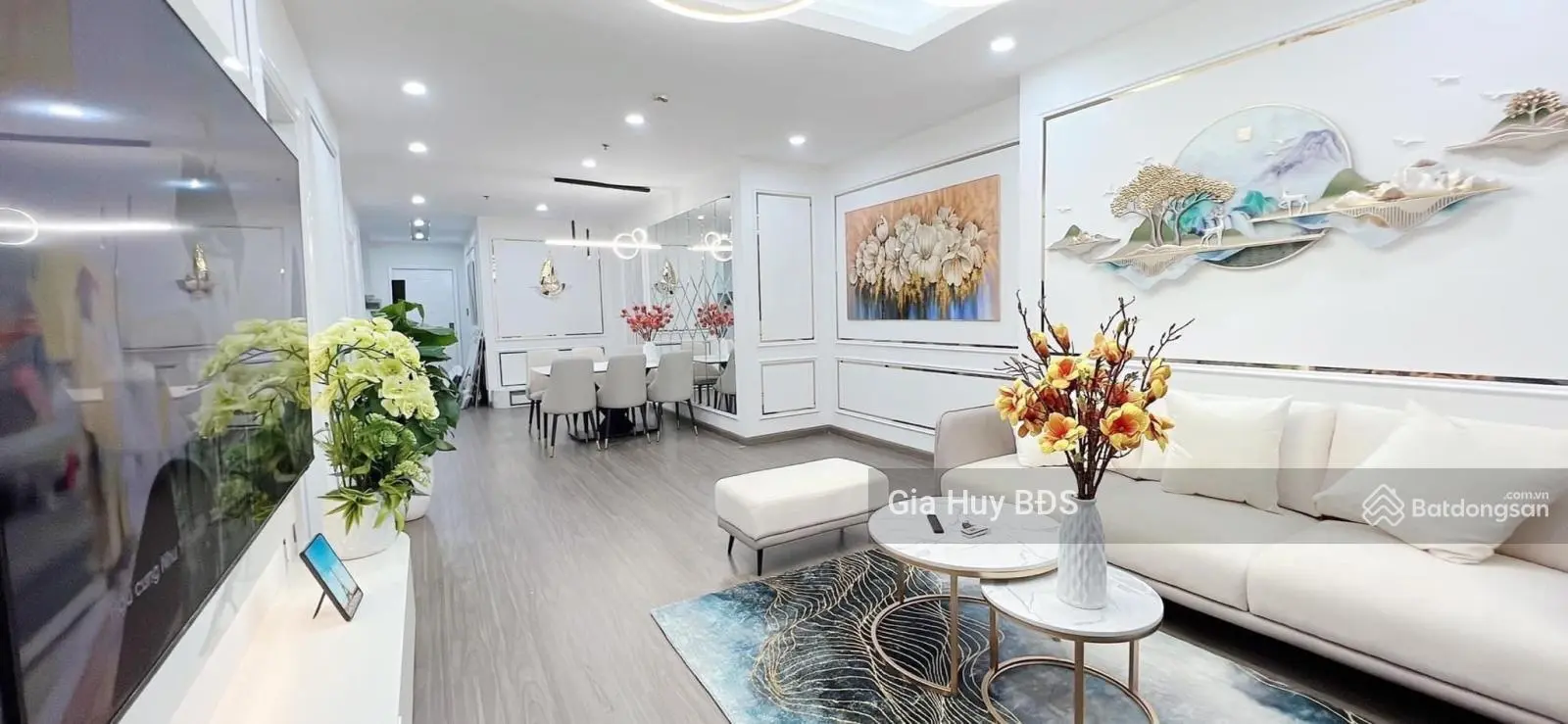 Tôi cần bán căn góc 3PN, 2VS, 127m2 ,nội thất full đồ tại chung cư Hong Kong Tower, Đống Đa