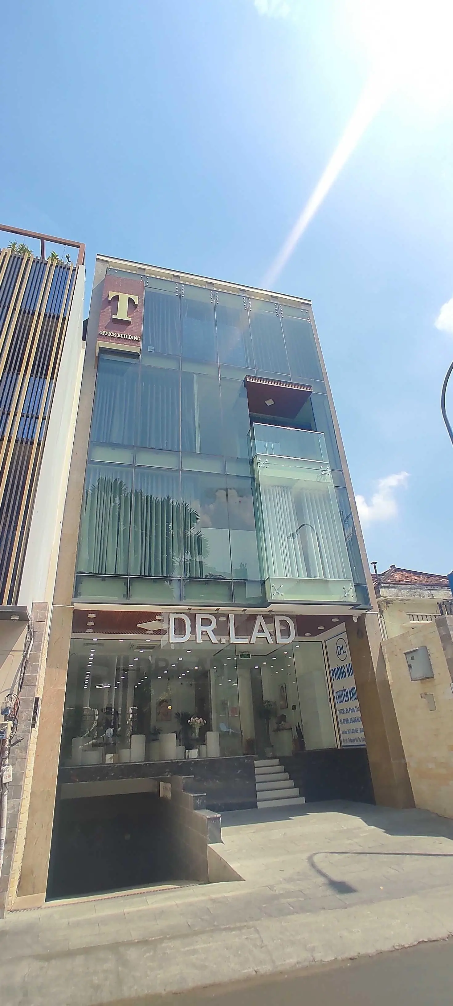 Mặt tiền Nguyễn Văn Thủ - Q1 - DT: 6.3 x 27m, 170m2 - 5 tầng - HĐT 190 triệu - 40 tỷ