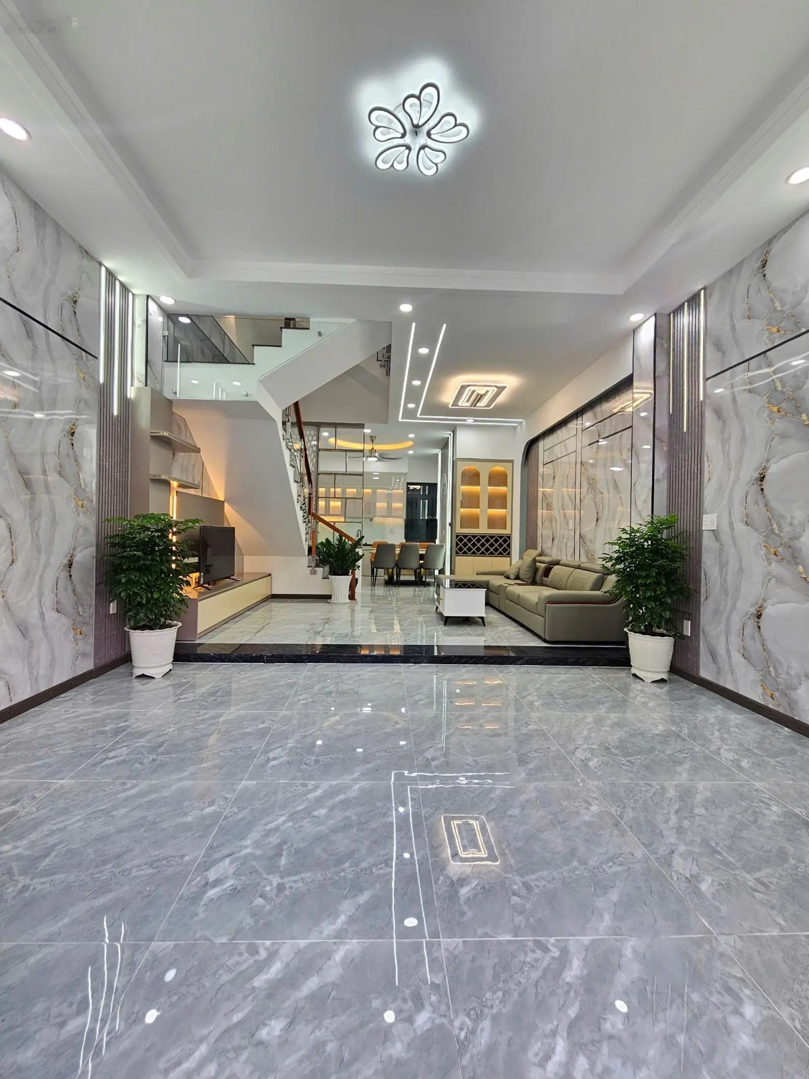 Nhà hoàn công KDC đồng bộ, cách DT743 chỉ 300 m. Đường 12m thông