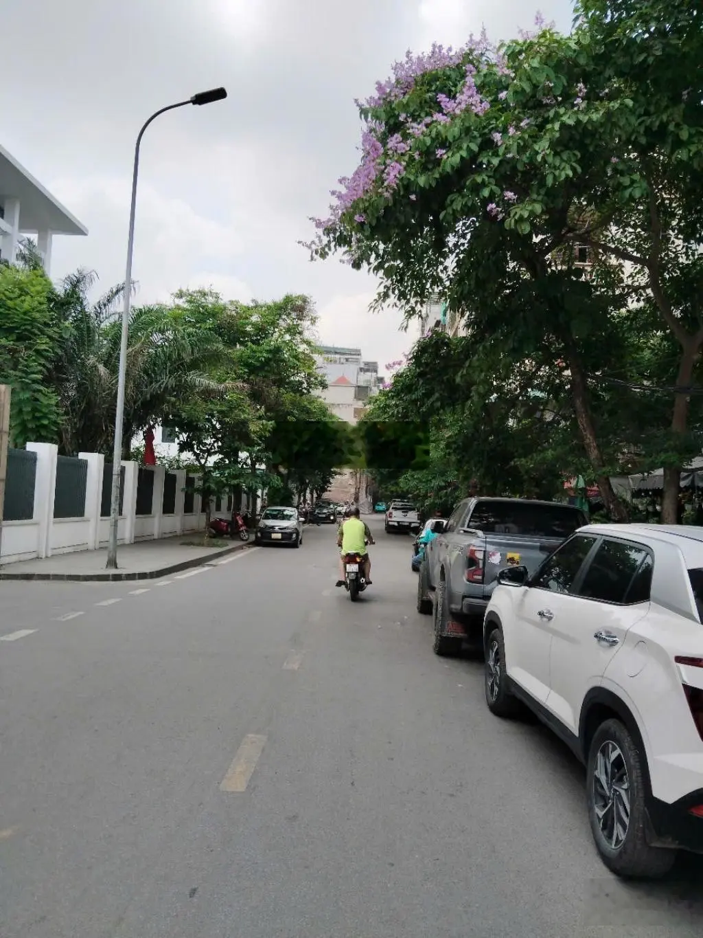 Bán nhà phố hoàng cầu - toà 6 tầng, thang máy, sang trọng, hiện đại, đẳng cấp.
