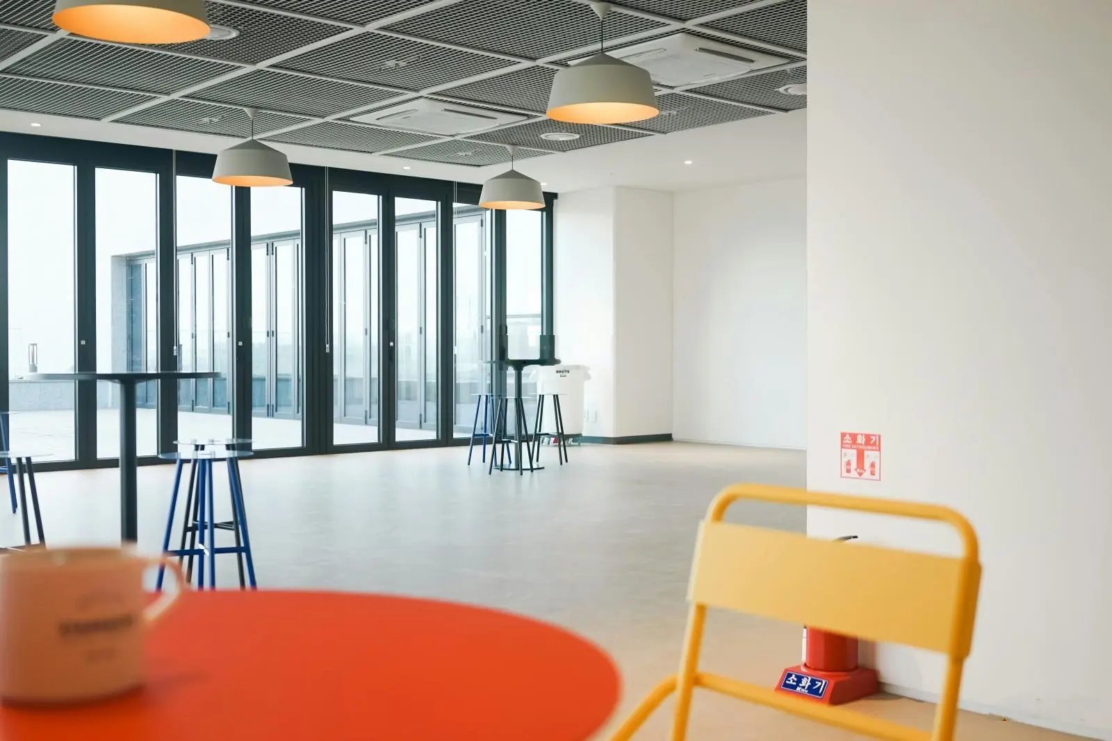 Bán nhà MTNB 7A Thành Thái, P. 14, Q10 (DT: 13 x 26m CN: 330m2) trệt 4 lầu HĐT 350 triệu - 92 tỷ