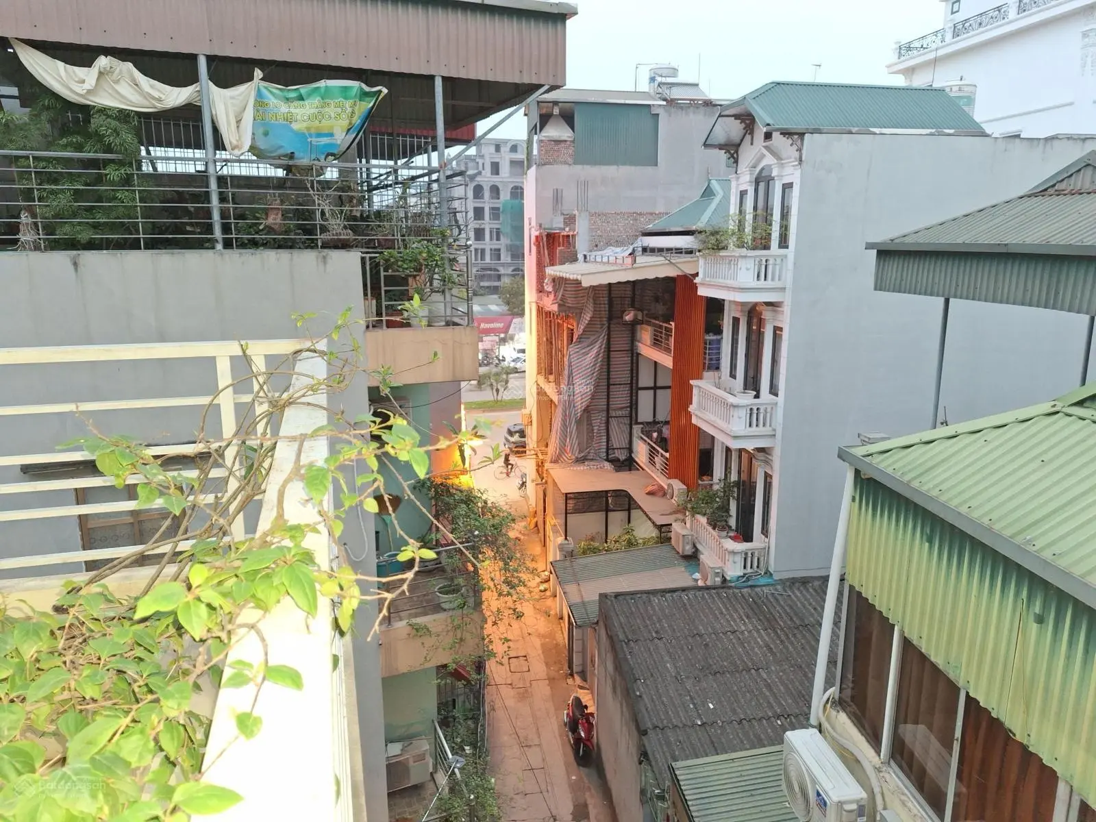 Hiếm! Dân xây! Ngõ thông ô tô 7 chỗ, 3 nhà ra phố Hồng Tiến Bồ Đề, 45m2 xây 4 tầng full nội thất