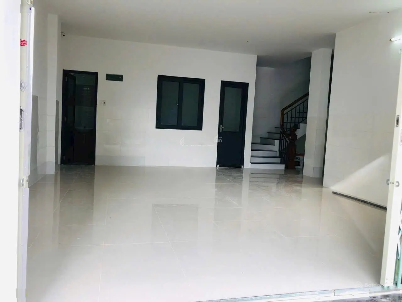 Bán căn góc Vĩnh Điềm Trung, đang cho thuê 45 tr/tháng full nội thất, sổ đỏ công chứng ngay