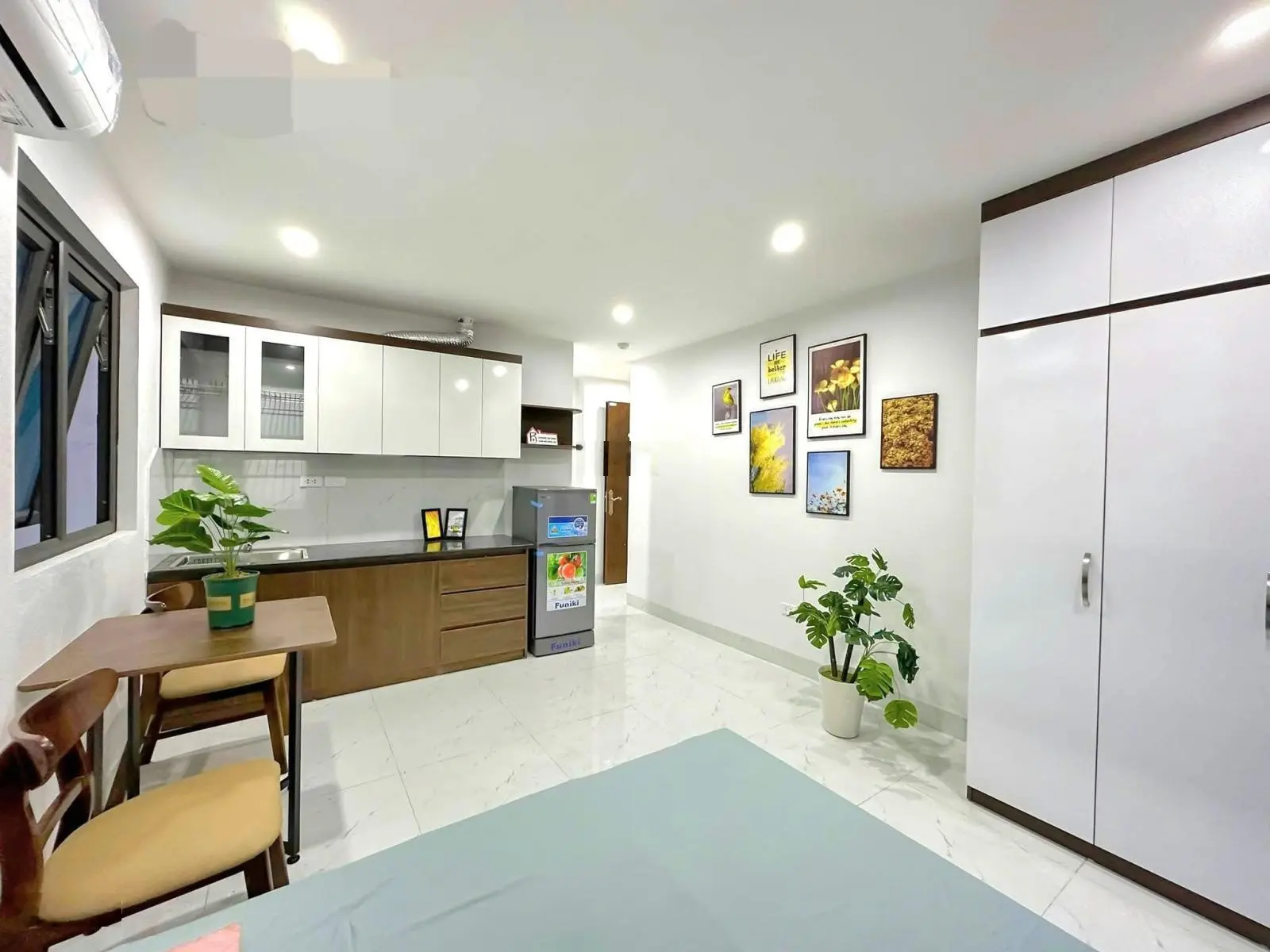 Bán nhà mặt phố Lạc Long Quân, siêu đẹp, siêu hiếm, 51m, 7 tầng, có Thang máy, kinh doanh đỉnh