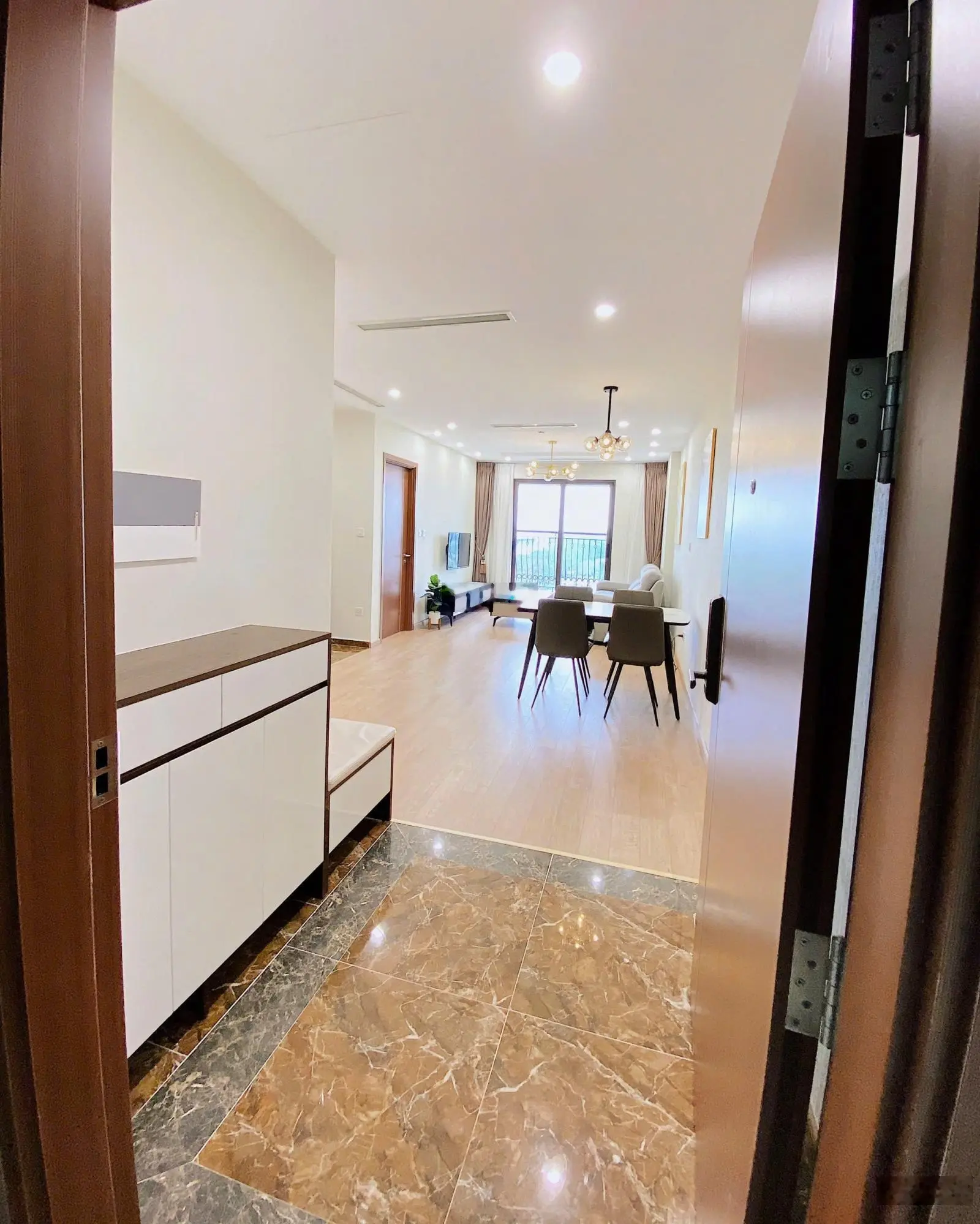 Chính chủ bán căn hộ 2 ngủ Florence Mỹ Đình đầy đủ nội thất giá chỉ nhỉnh 5 tỷ