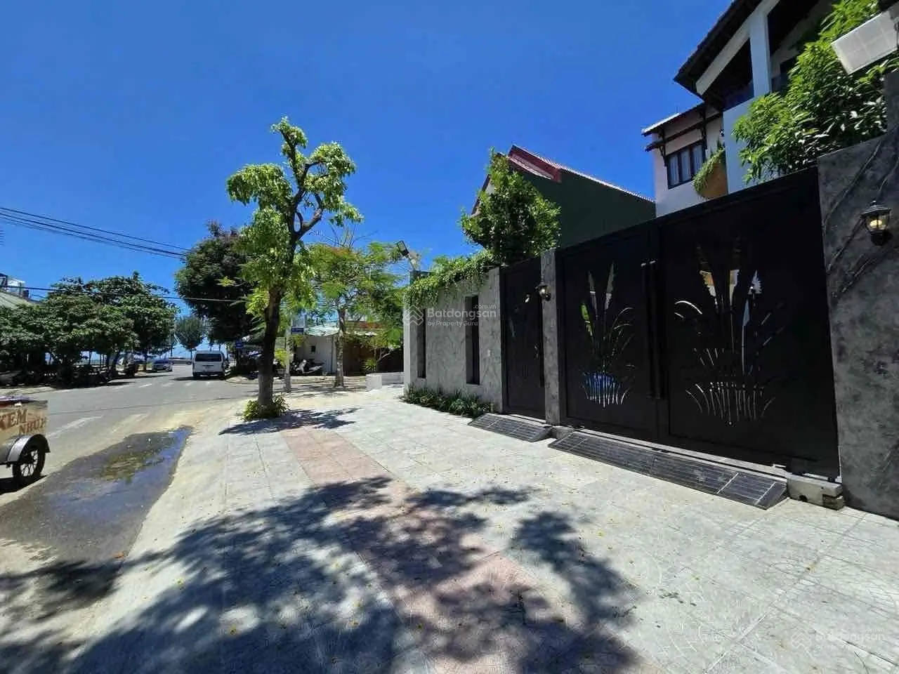 Đặng Huy Trứ, villa 3 tầng 210m2 sát biển. Giá 1x tỷ