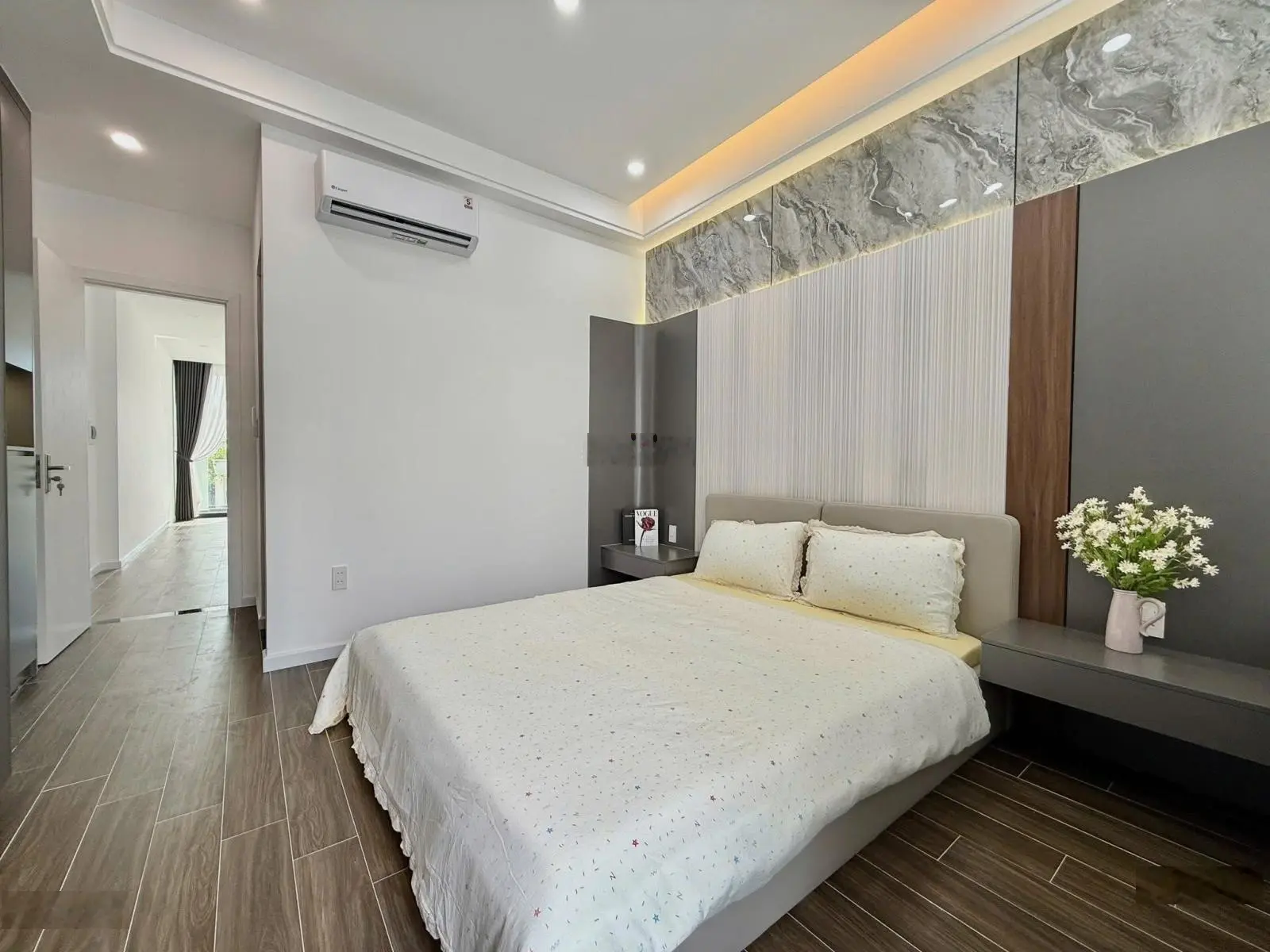 Cần bán gấp nhà đường Cư Xá Lữ Gia, Quận 11, DT 52M2, Giá 2,6 tỷ SHR, đang cho thuê 19tr/ tháng