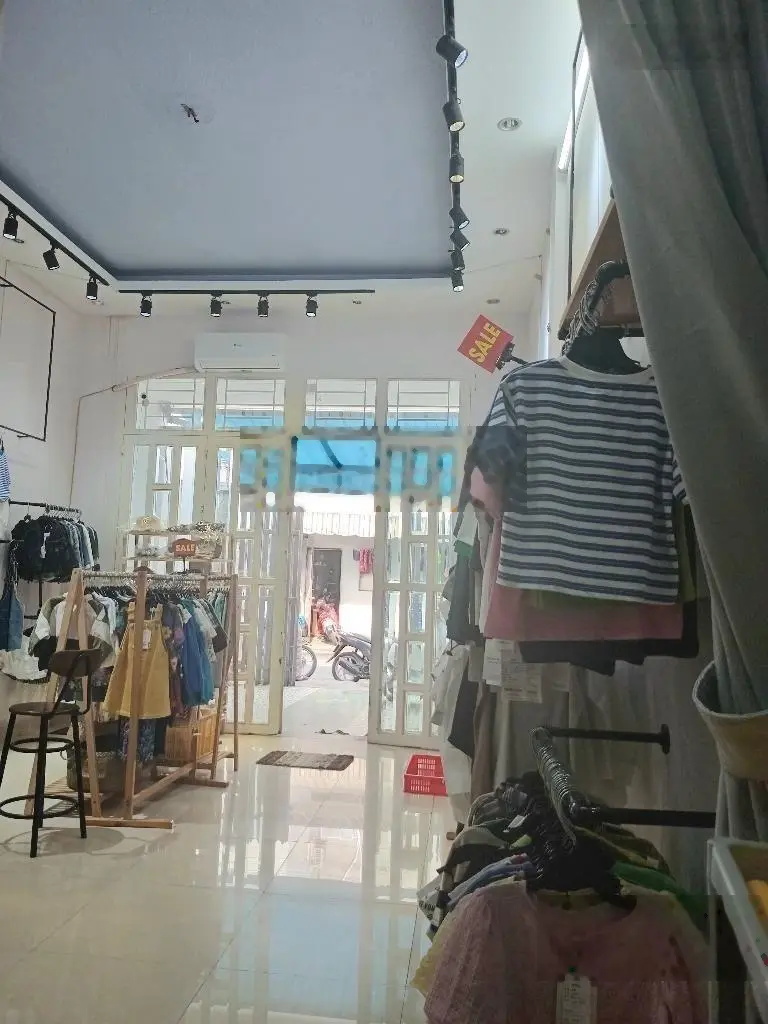 Bán nhà mặt tiền kinh doanh, đường xe tải tránh 9m, chợ Tân Hương, Tân Phú, 76m2, giá 7,78 tỷ TL