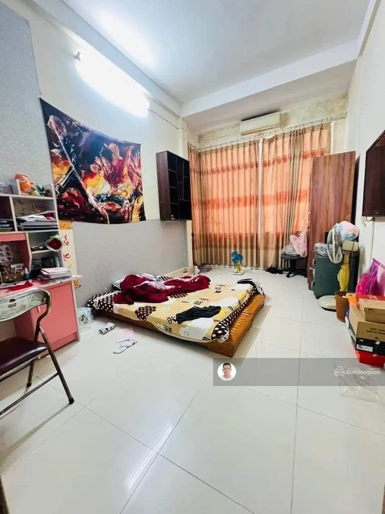 Hàng hiếm cổ nhuế 50m, dân xây chắc chắn 3 ngủ giá 5 tỷ 2.