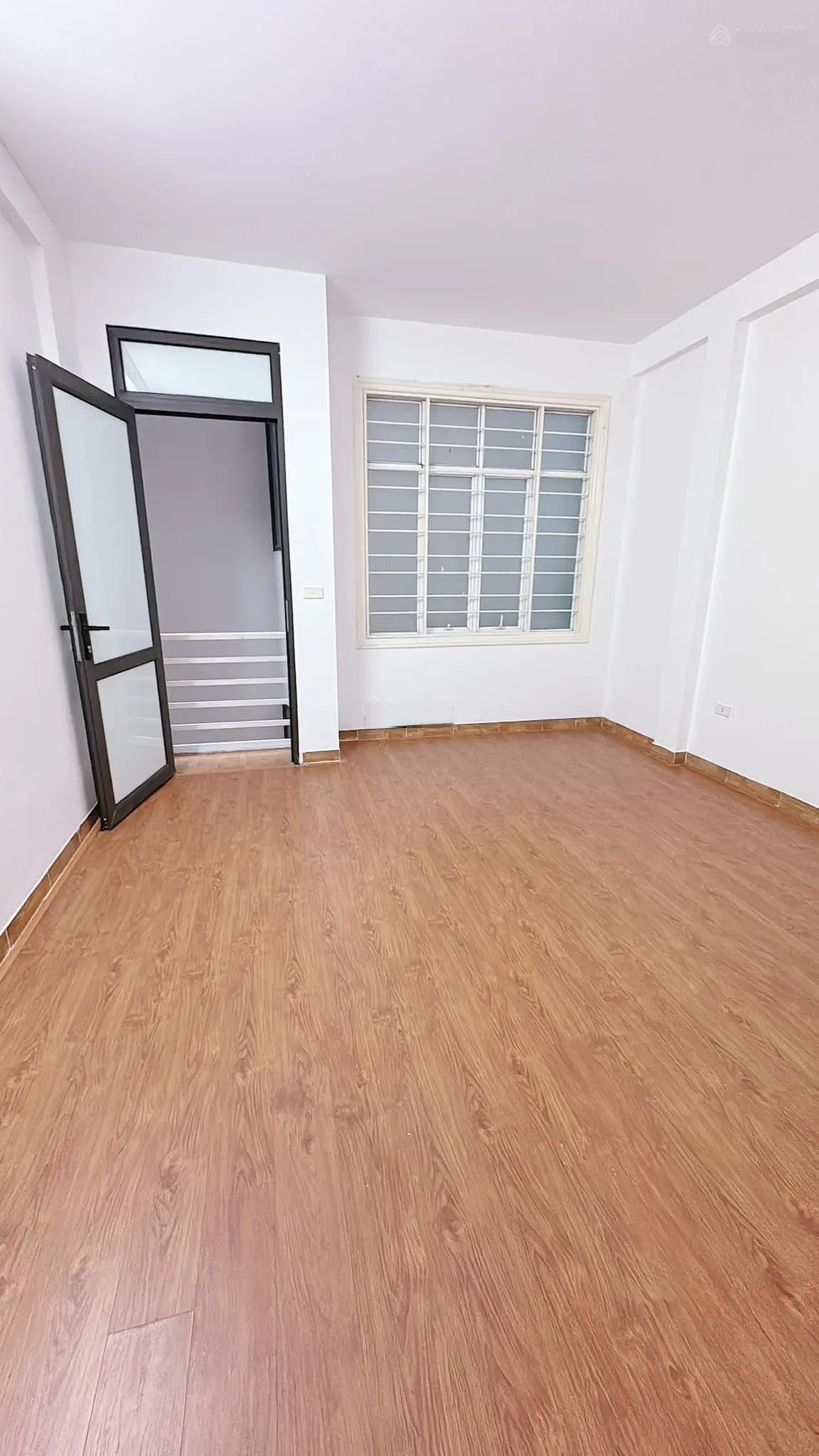 Bán nhà: Phố Hào Nam Đống Đa, 5 tầng, kinh doanh, mặt tiền, 4,2m, DT 34m2, giá 6,5 tỷ
