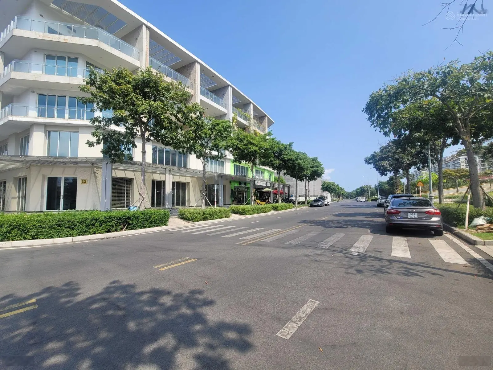Bán Shophouse Nguyễn Cơ Thạch 2 mặt tiền, vị trí cực đẹp, đang cho công ty lớn thuê