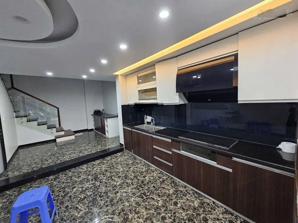Tư Đình Long Biên. Bán nhà 6 tầng thang máy - full đồ - ô tô vào nhà - vài bước ra ô tô tránh