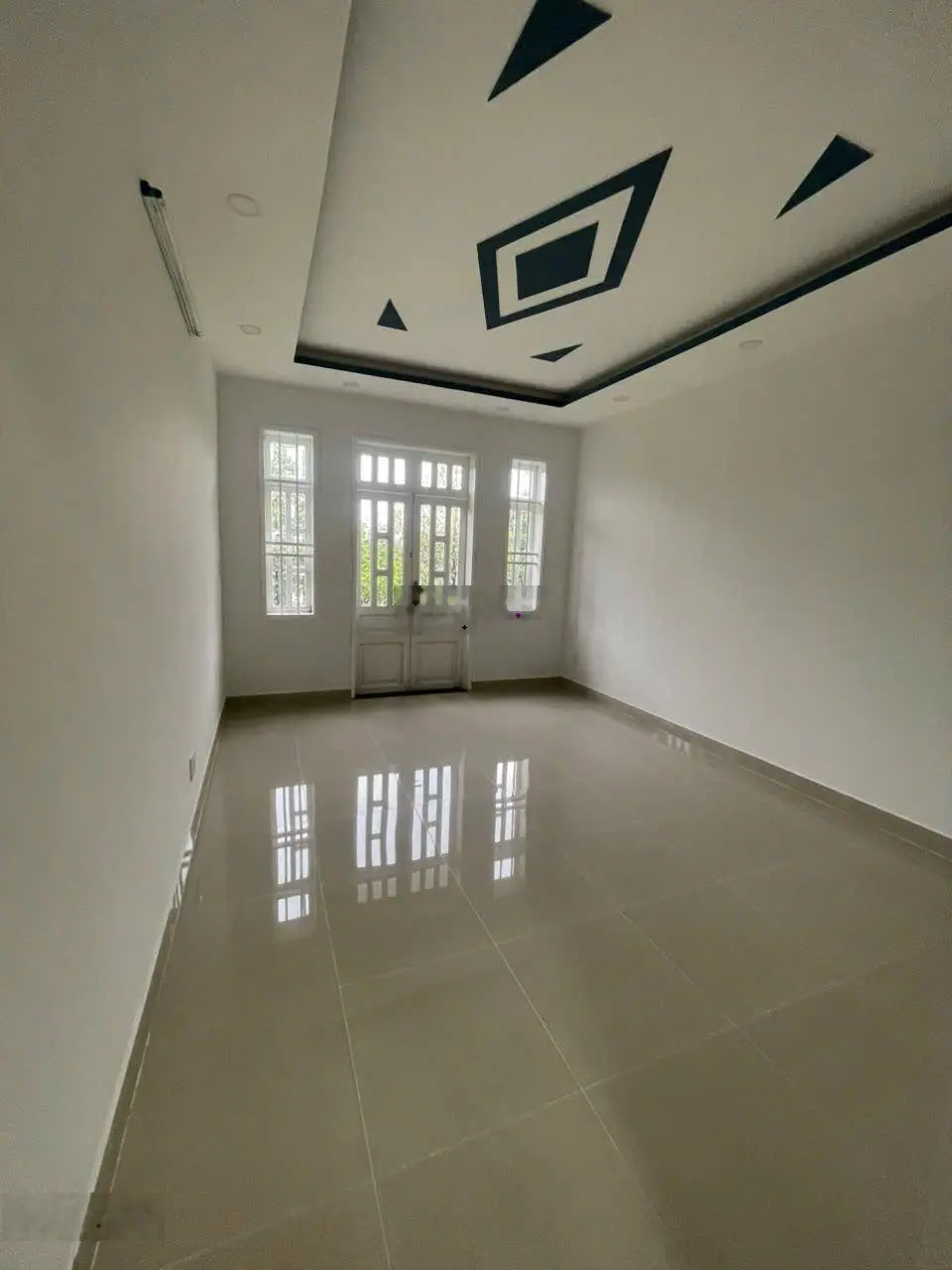 Nhà 2 lầu gần bệnh viện dĩ an giá 3 tỷ 650 triệu