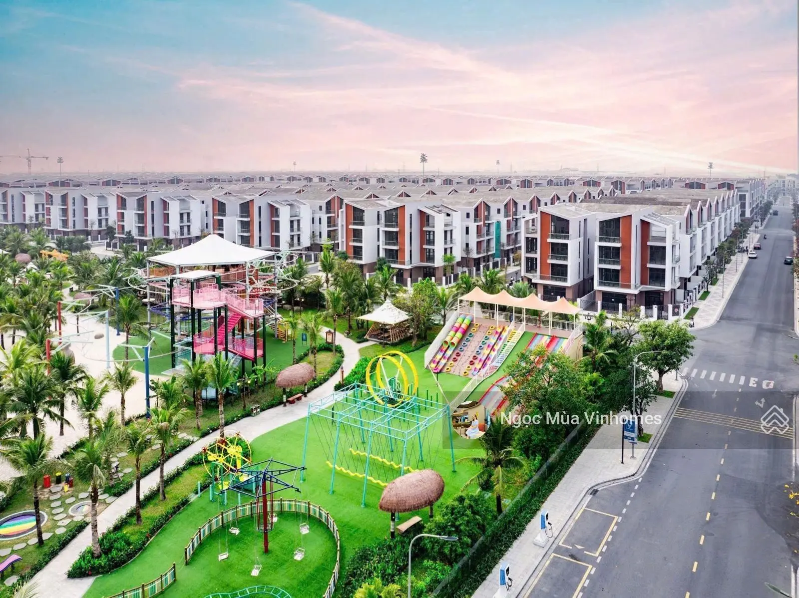 Chính chủ bán cắt lỗ căn liền kề 80m - hướng đông nam - mặt tiền 5m - gần công viên - giá 10,7 tỷ