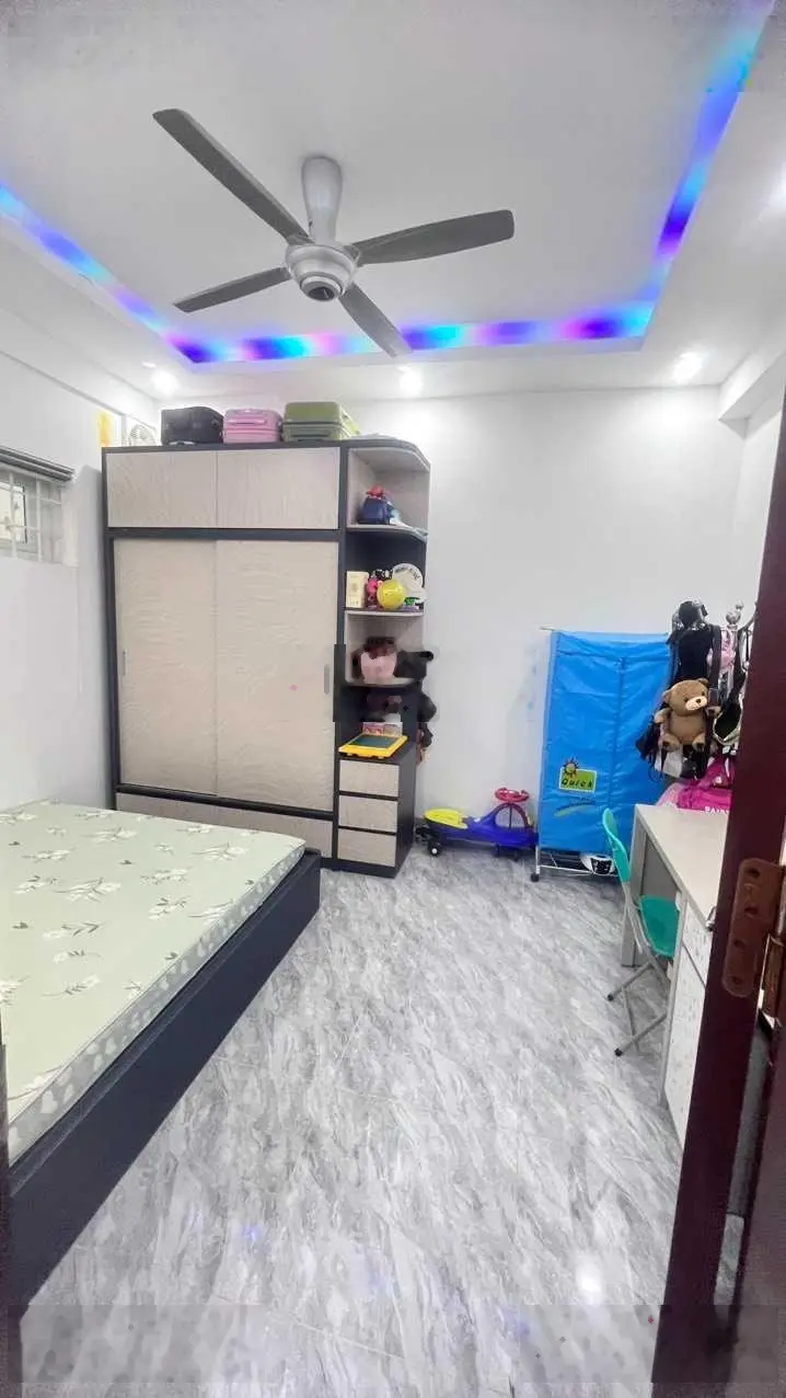 Bán căn hộ full đồ 81m2 giá nhỉnh 3.9 tỷ đẹp long lanh ban công Đông Nam