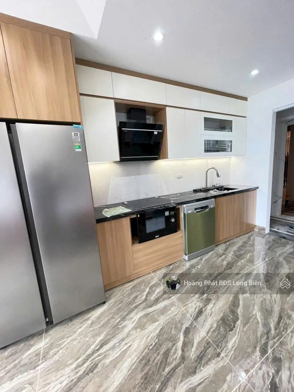 Bán nhà Khu phân lô A38 Tư Đình - Long Biên. Thang máy, Gara Ôtô, Vỉa hè. 60m x 8T. Lh 0965858116