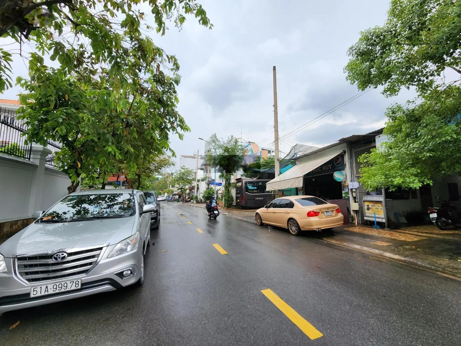 Bán nhà đường Quốc Hương, đoạn đẹp xây cao tầng, 363.5m2, giá 80 tỷ