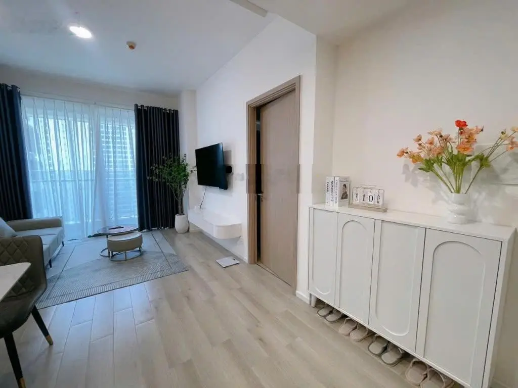 Duy nhất căn 2PN full nội thất view hồ bơi giá 4.4tỷ LH: 0705 022 ***