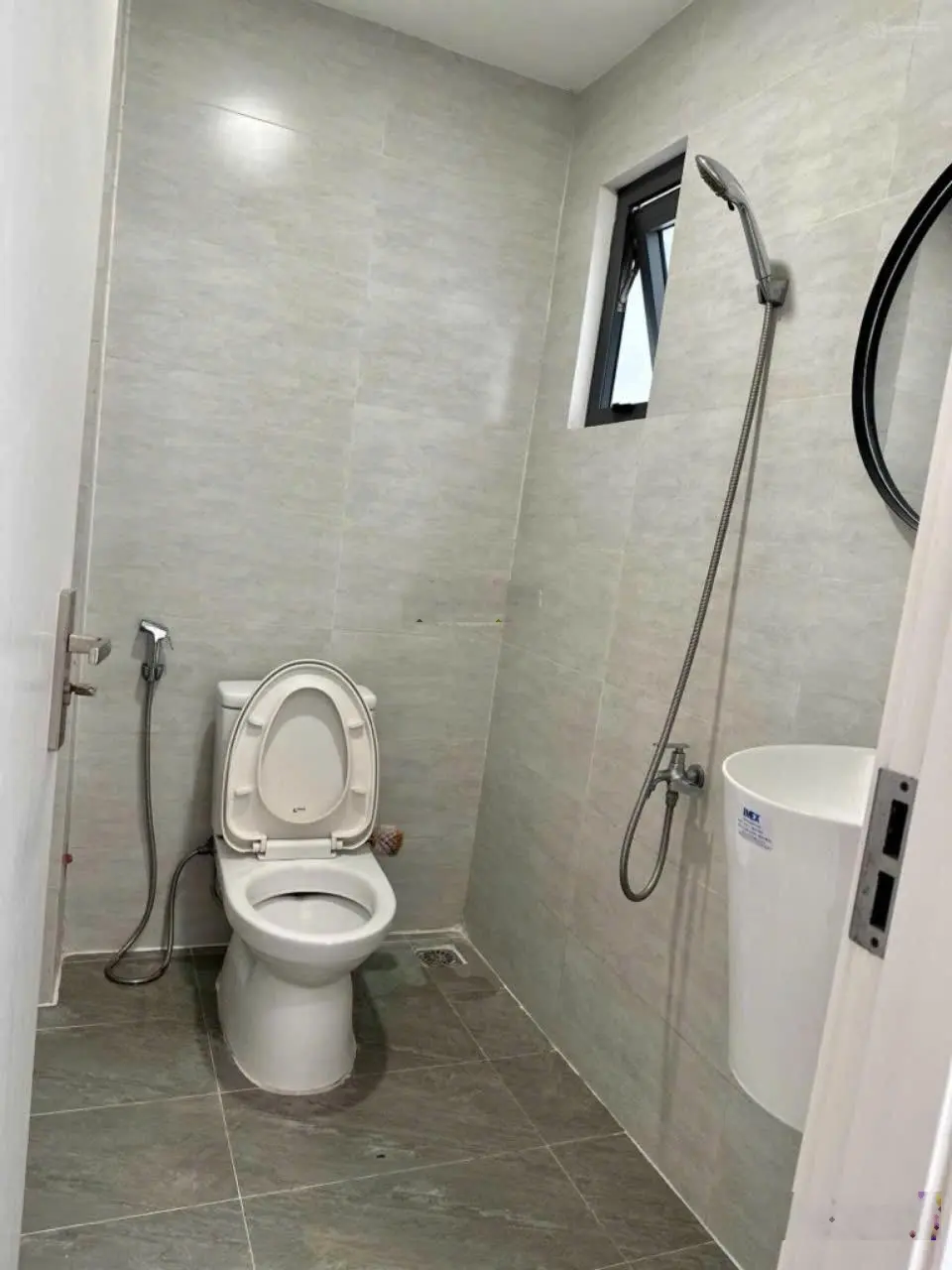 Nhà đẹp 1/ hẻm xe tải 6m thông chu văn an- bùi đình túy p12- cn 64m2 vừa ở vừa kd -chỉ hơn 7ty